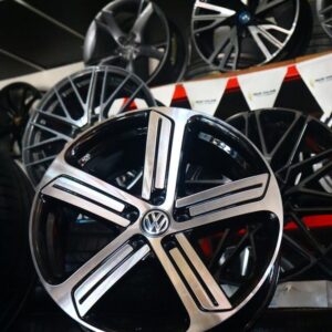 Volkswagen Golf R 19″ Cadiz